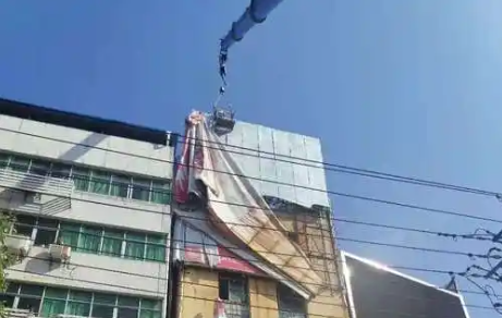 兰州高空拆除作业｜外墙/广告牌专业拆除！